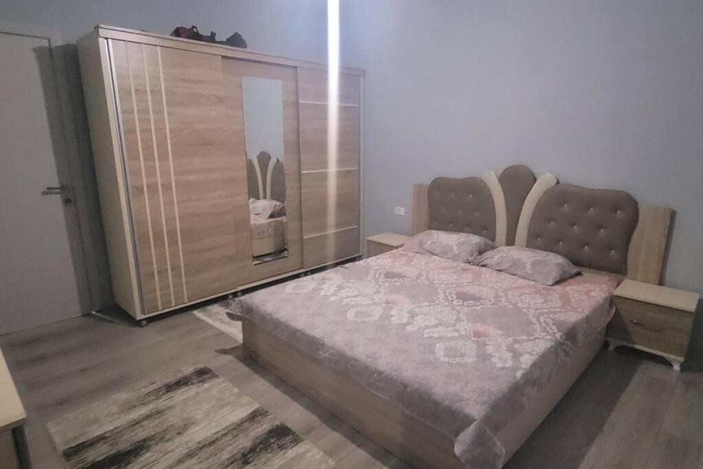 Lovely 2-Bedroom Apartment Скоп'є Екстер'єр фото